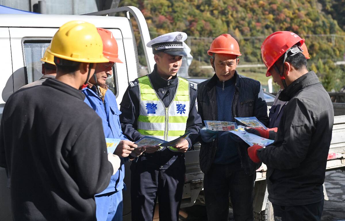 流動車管所 數據服務進山區，便民利民暖人心